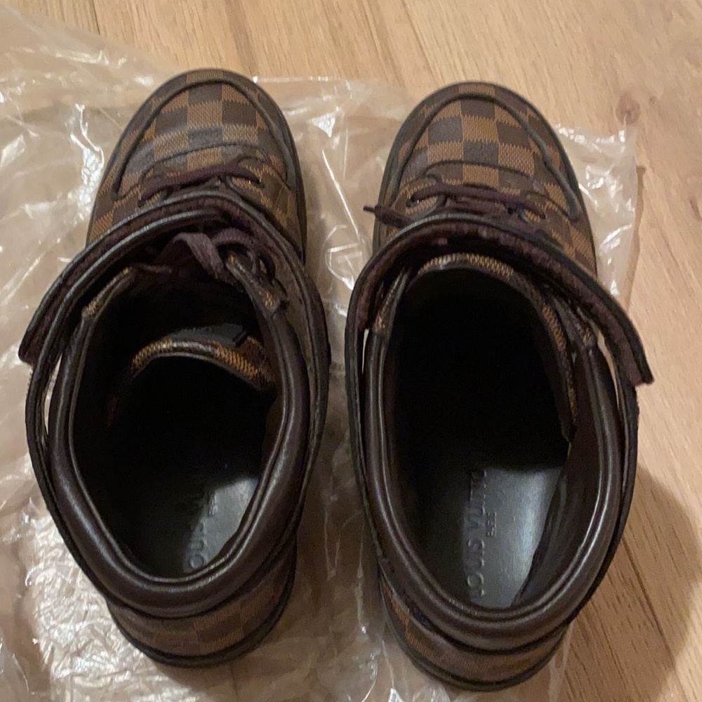 Sneakers by Louis Vuitton - Picture 3 of 13